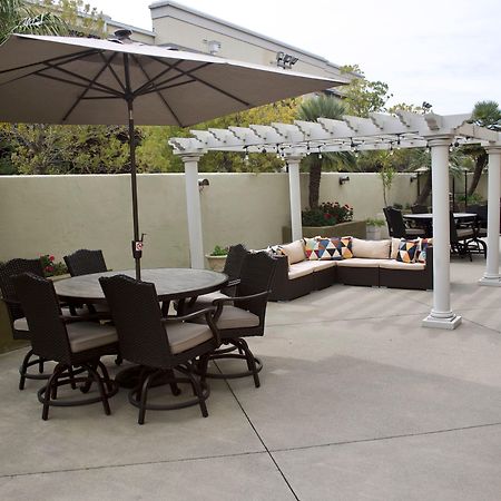 Holiday Inn Express Hotel & Suites Vacaville By Ihg Exterior photo